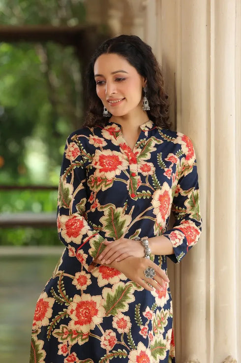 Women Navy Blue Floral Printed Mandarin Collar Pure Cotton Straight Kurta